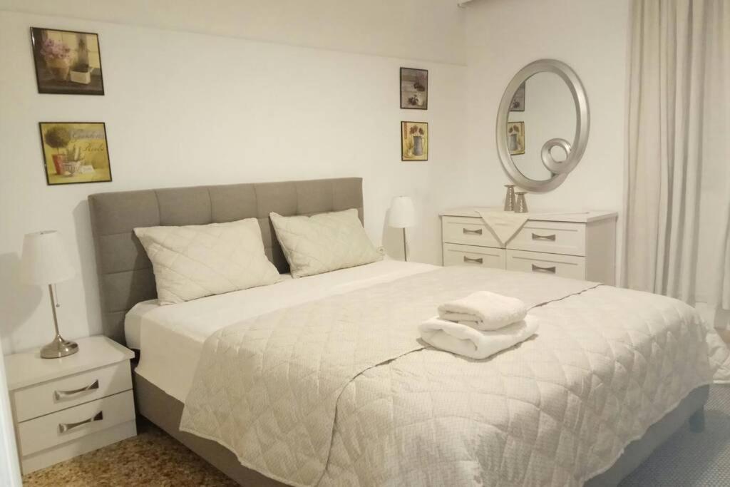 Central Town House 60M2**** Pireu Exterior foto