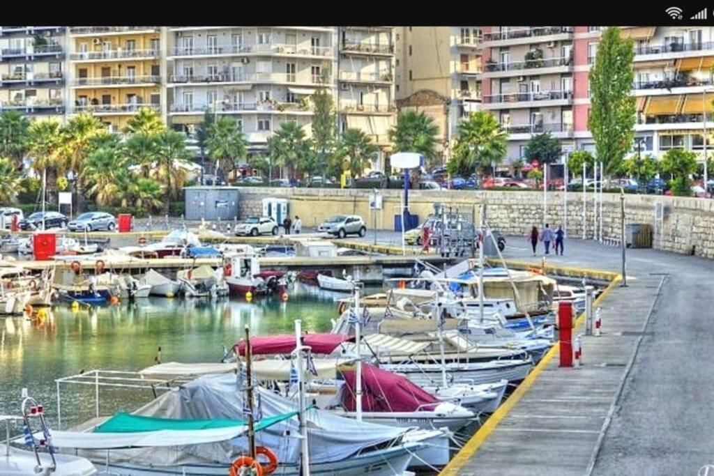 Central Town House 60M2**** Pireu Exterior foto