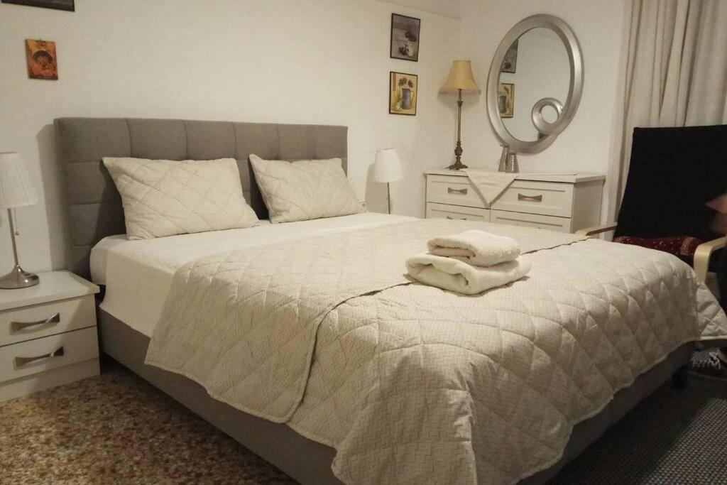 Central Town House 60M2**** Pireu Exterior foto